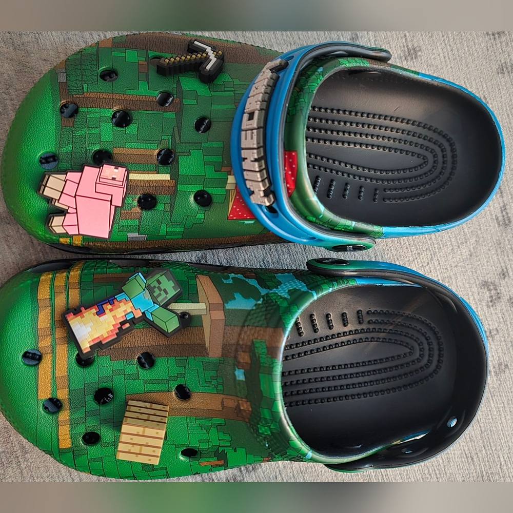 CROCS